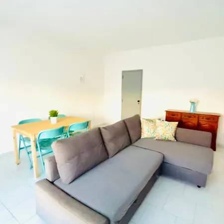 Διαμέρισμα Spacious And Sunny *