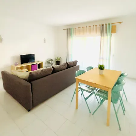 Spacious And Sunny * Αλμπουφέιρα