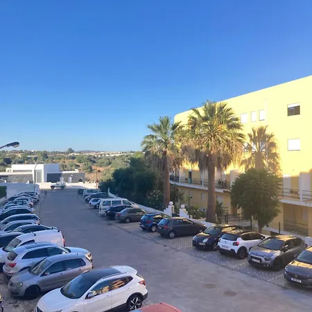 Διαμέρισμα Spacious And Sunny